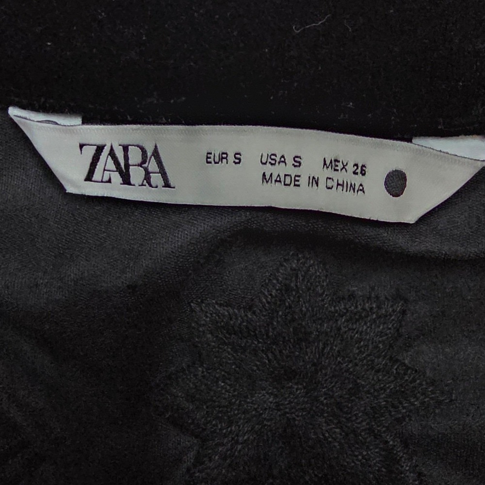 Zara Black Velvet Floral Embroidered Button Up Cropped Jacket Womens Size S - Picture 5 of 8